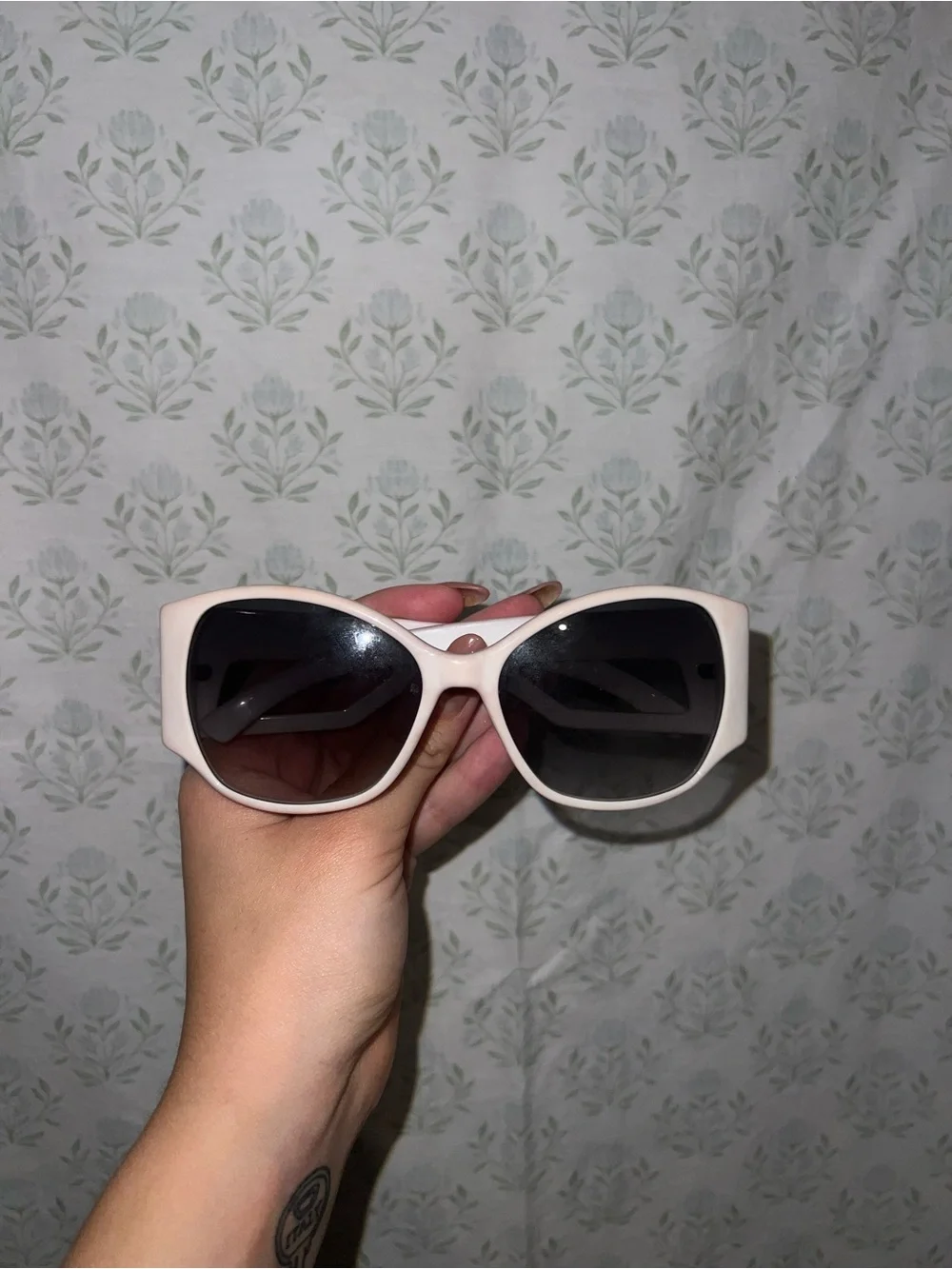 Marc Jacobs Pale Pink Oversized Daisy Women's Sunglasses